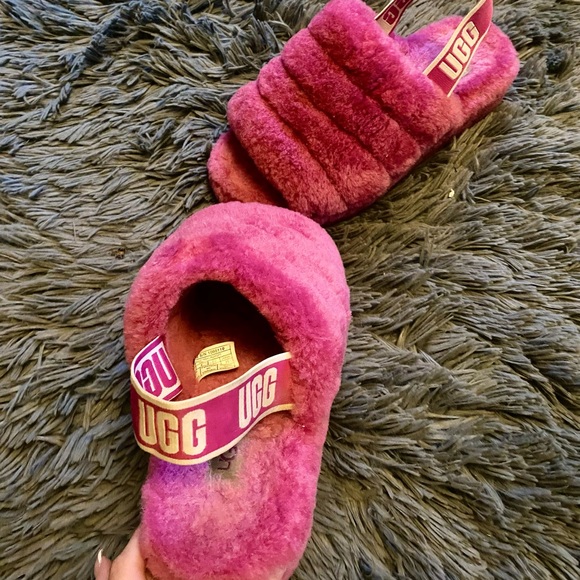 Fuchsia Ugg Slippers - Picture 3 of 4